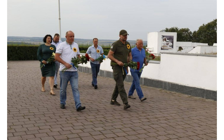 У Харківському районі вшанували пам'ять загиблих захисників України