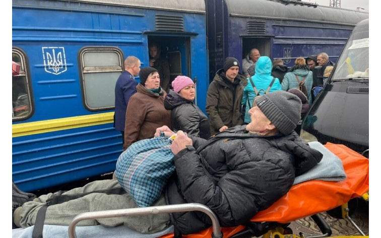 50 жителів Чугуївського та Куп’янського районів евакуювали до пансіонатів Житомирщини